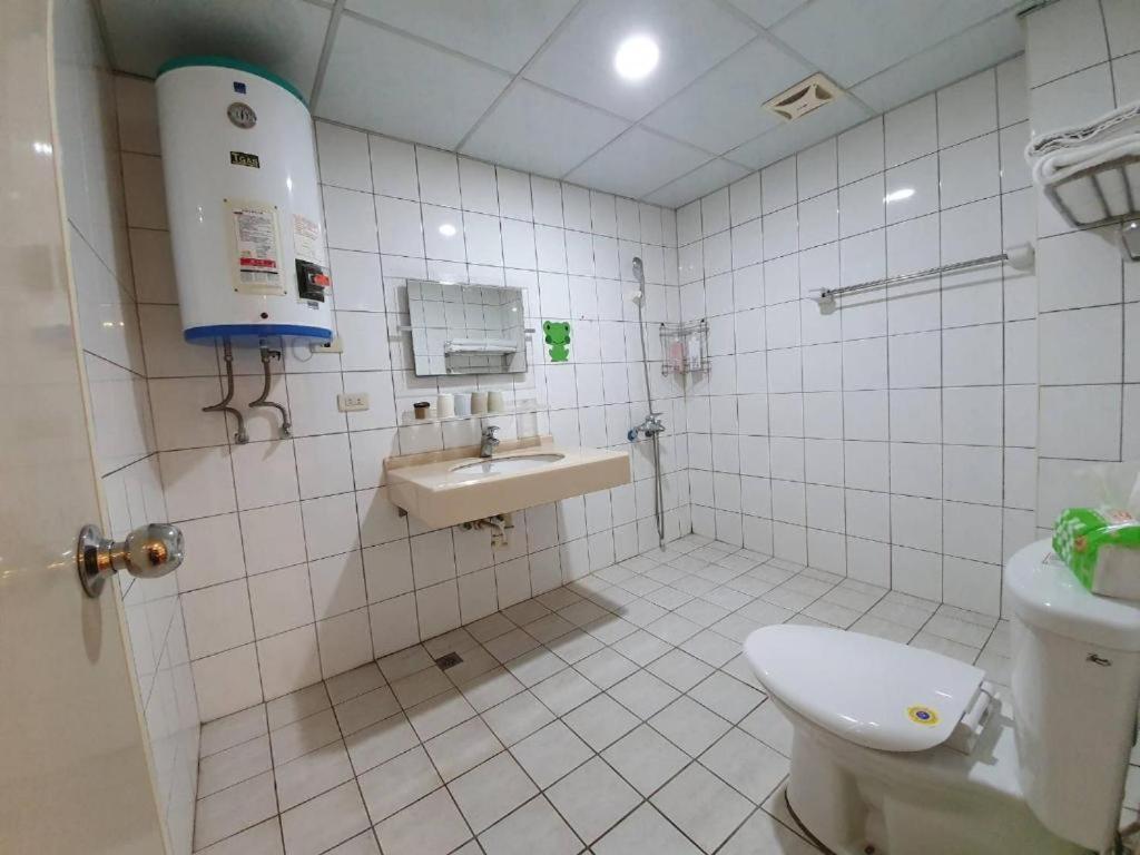 旅fun逢甲 Apartment Тайджун Екстериор снимка